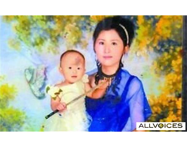 Yue Yuem and her mother