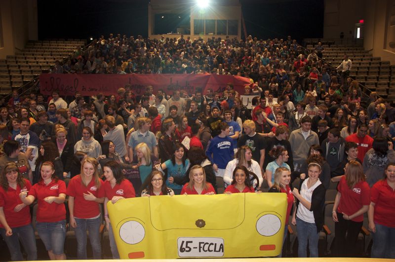 FCCLA Members Inform Alliance High School Students about Distracting Driving.