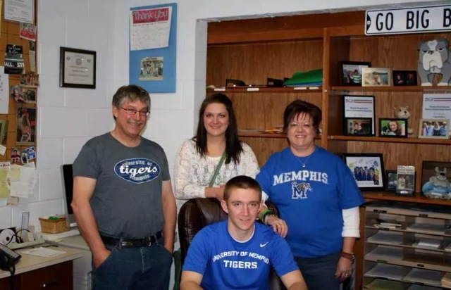 Along with Eli Rischling (seated) at his signing were; L-R: Dave Rischling, Elis father, Emily Rischling, Elis sister, and Shawna Rischling, Elis mother.