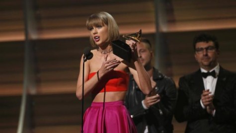 Taylor Swift accepts the award for Album of the Year for "1989" at the 58th Grammy Awards in Los Angeles, California February 15, 2016. REUTERS/Mario Anzuoni