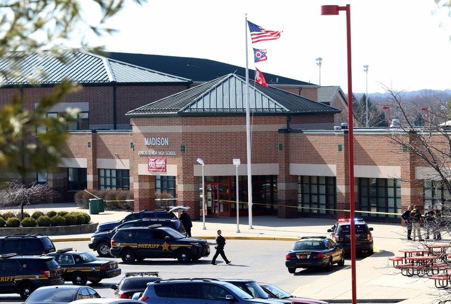 14-year-old student opens fire in school lunchroom